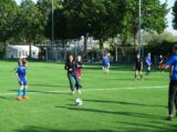 Laatste training S.K.N.W.K. JO11-1JM van seizoen 2022-2023 (partijtje tegen de ouders) (29/221)